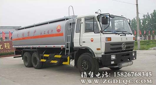 東風(fēng)后雙橋運(yùn)油車