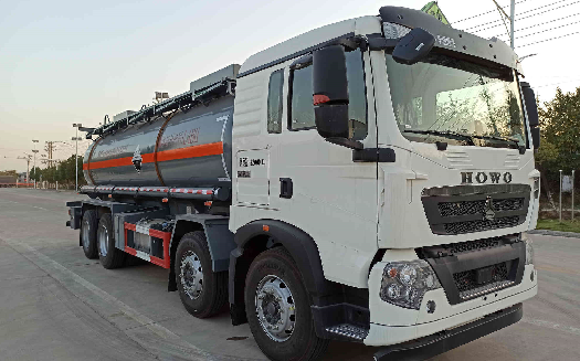 重汽車豪沃腐蝕性物品罐式運輸車